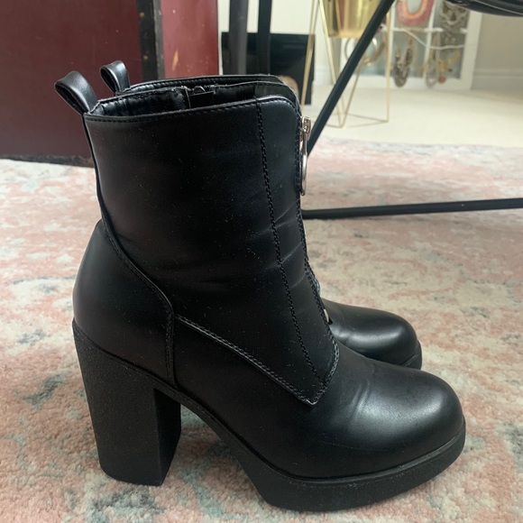 Boots - Picture 2 of 4